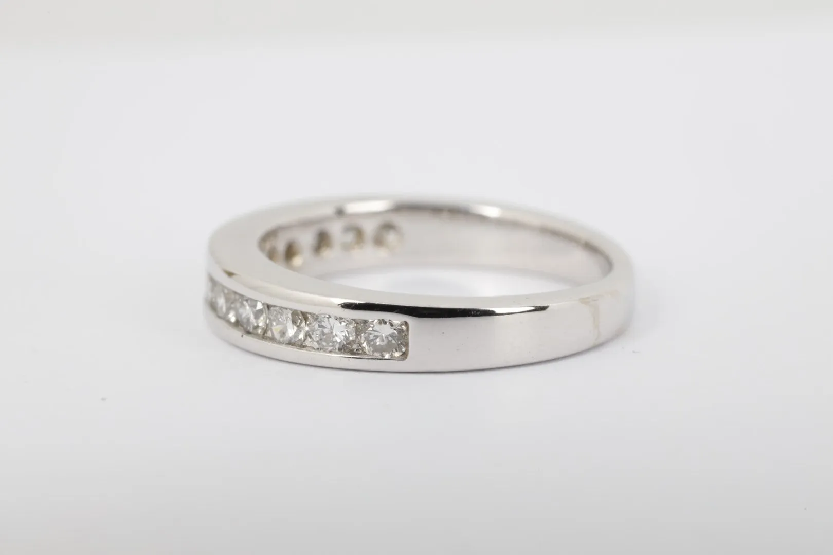 14k White Gold 0.40ctw Diamond Wedding Band Size 5 (3.30g.)