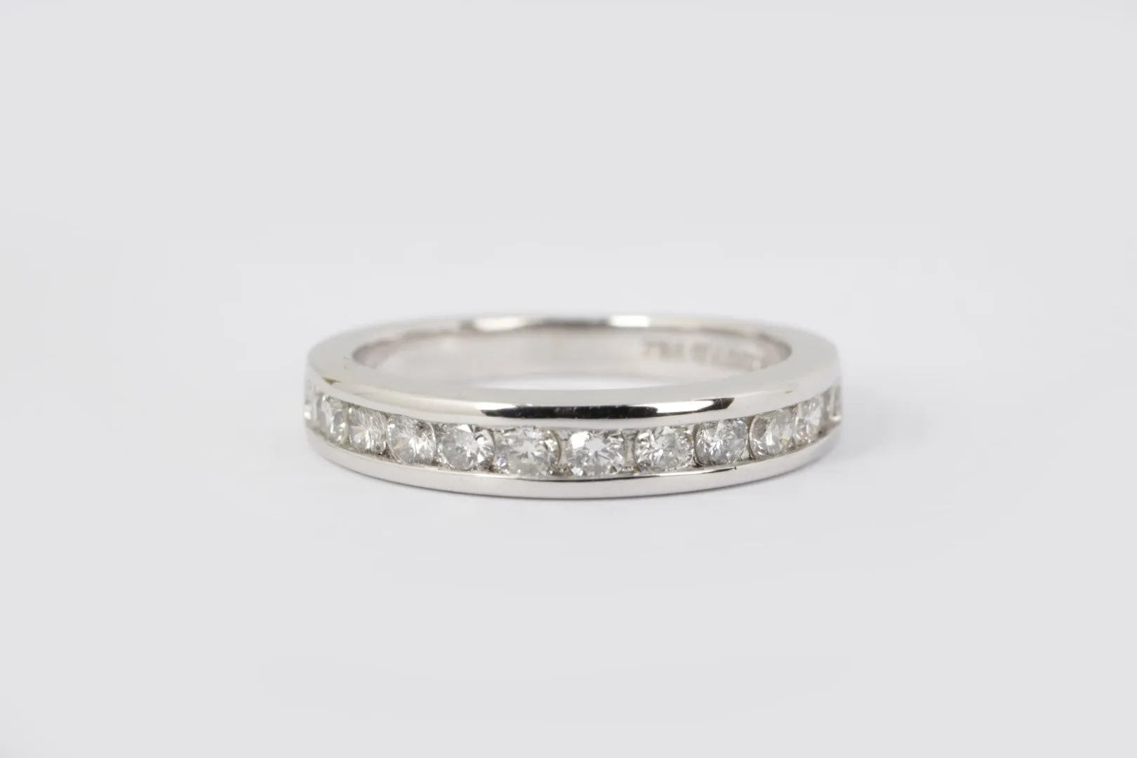 14k White Gold 0.40ctw Diamond Wedding Band Size 5 (3.30g.)