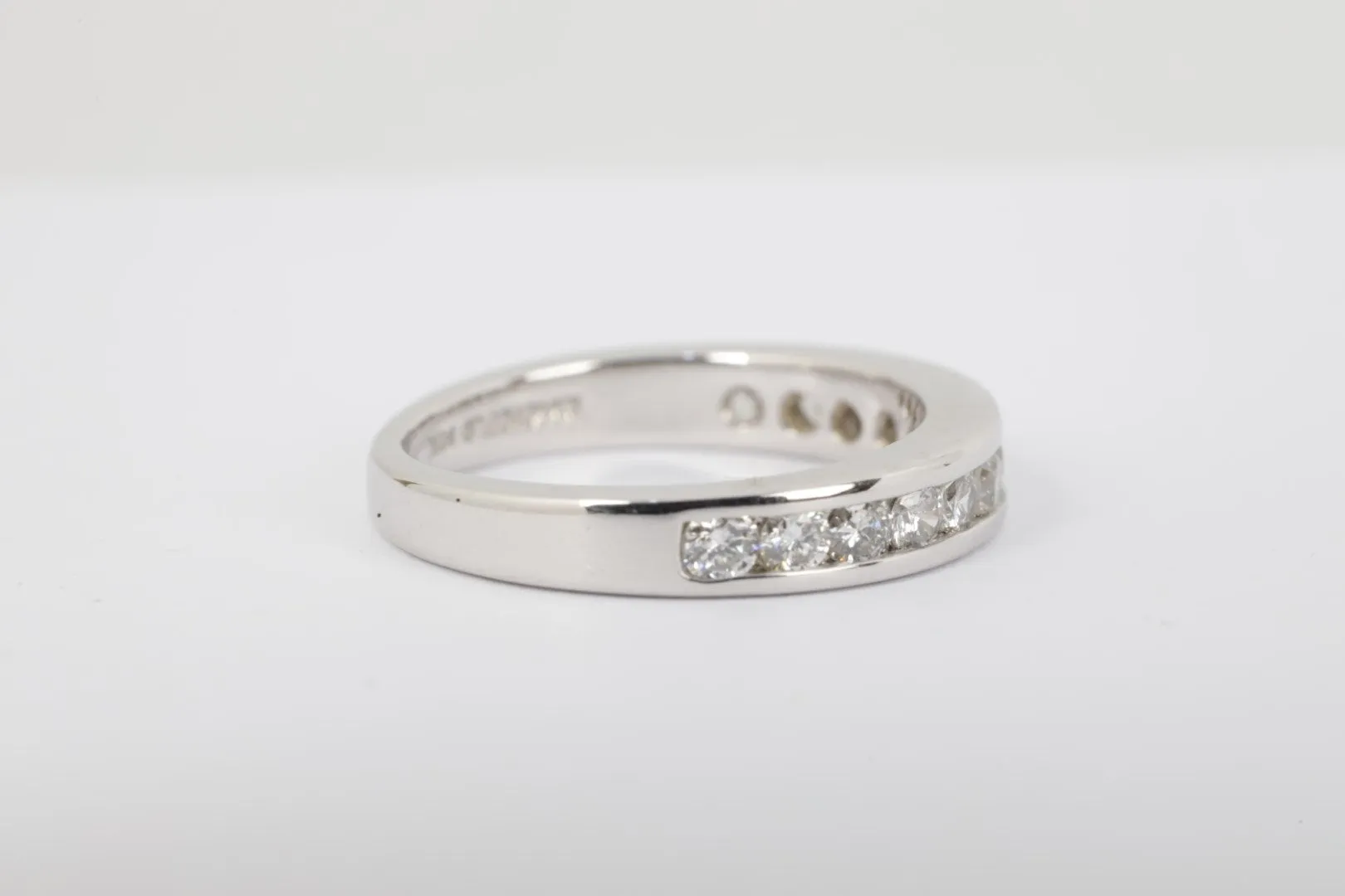 14k White Gold 0.40ctw Diamond Wedding Band Size 5 (3.30g.)