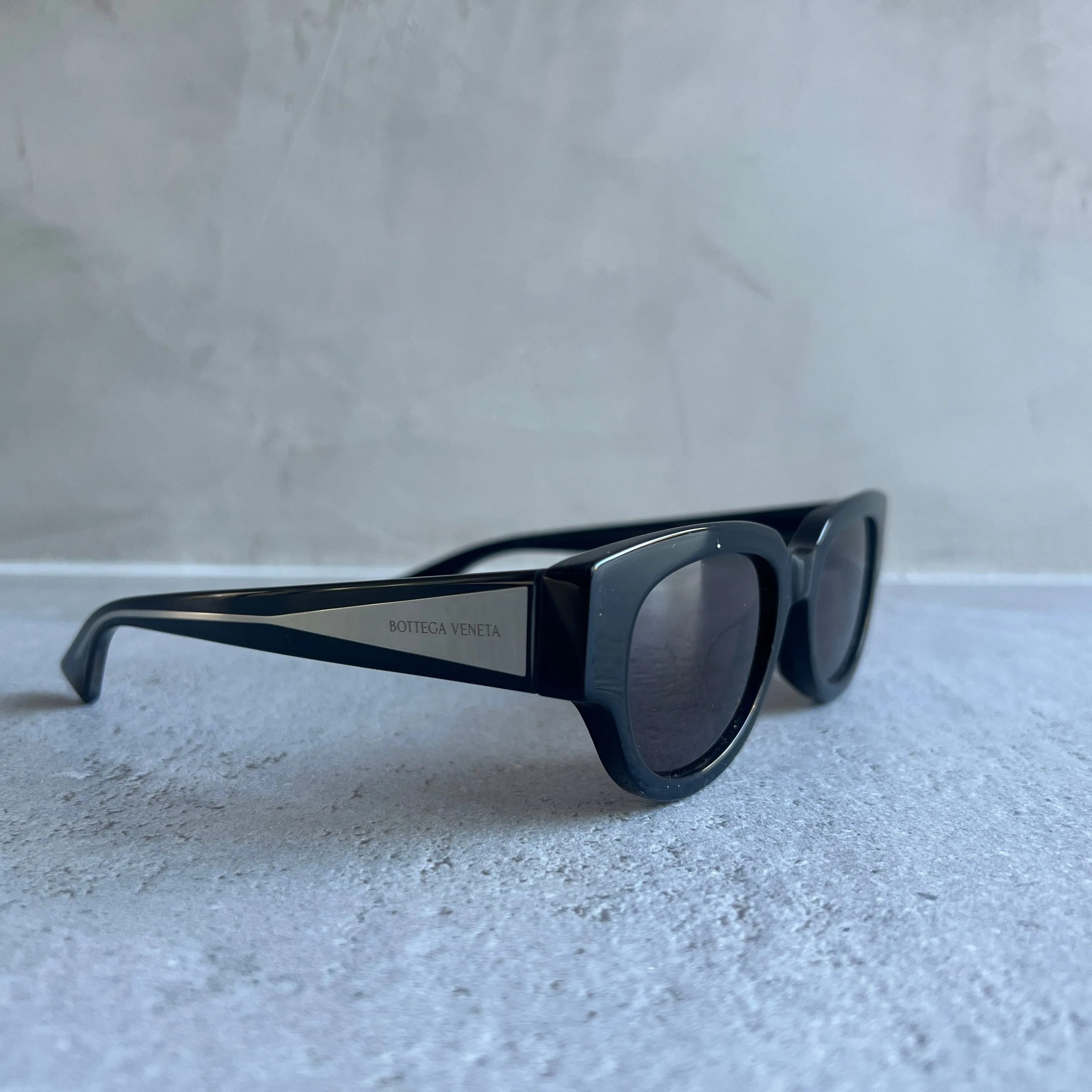 BV128S New Classic Angular Acetate Sunglasses, Black (S)