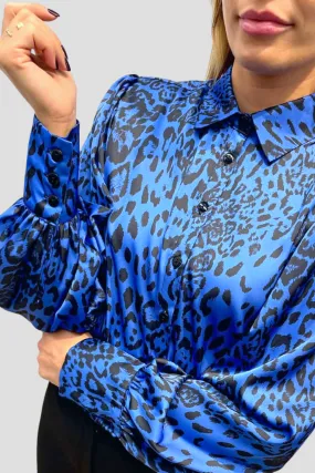 Camicia elegante a fantasia leopardata blu con maniche a sbuffo e bottoni gioiello